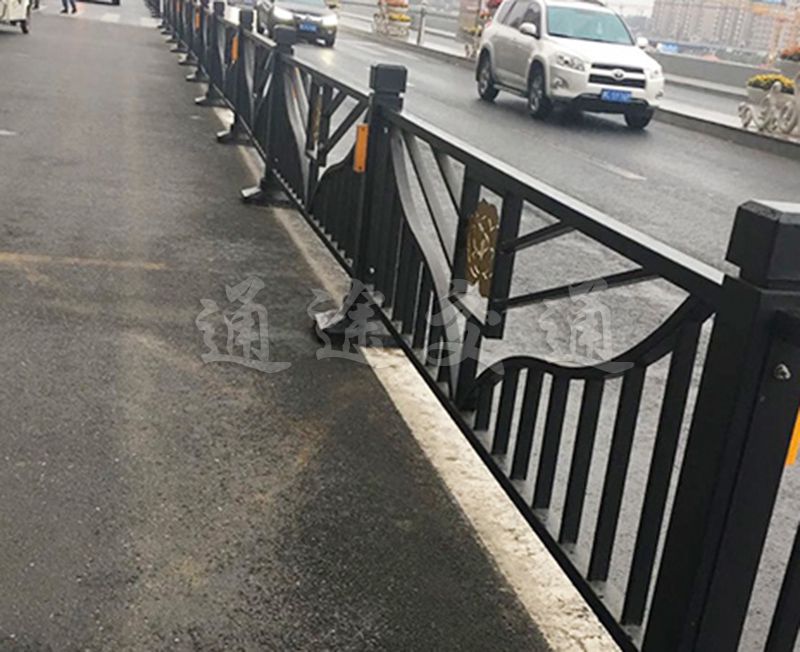 中央護欄